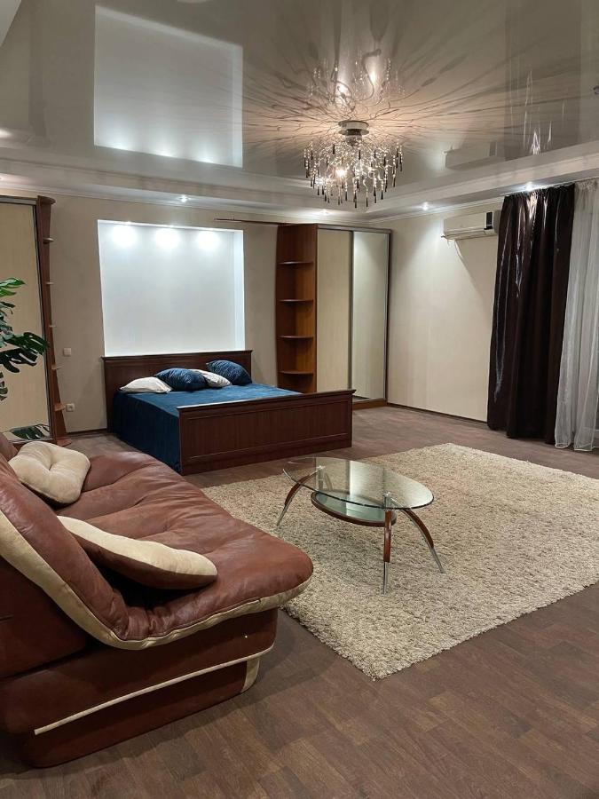 кривой рог, 95 квартал, гагарина 3, люкс Apartment *